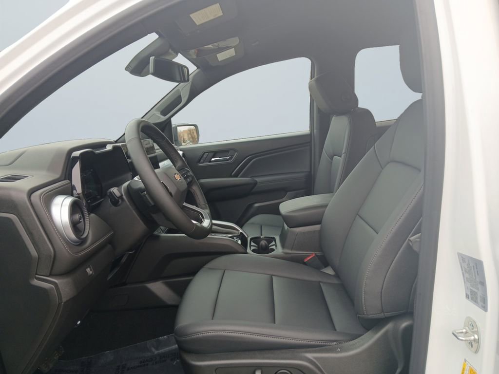 Used 2025 Chevrolet Colorado LT w/ LT Convenience Package image 9