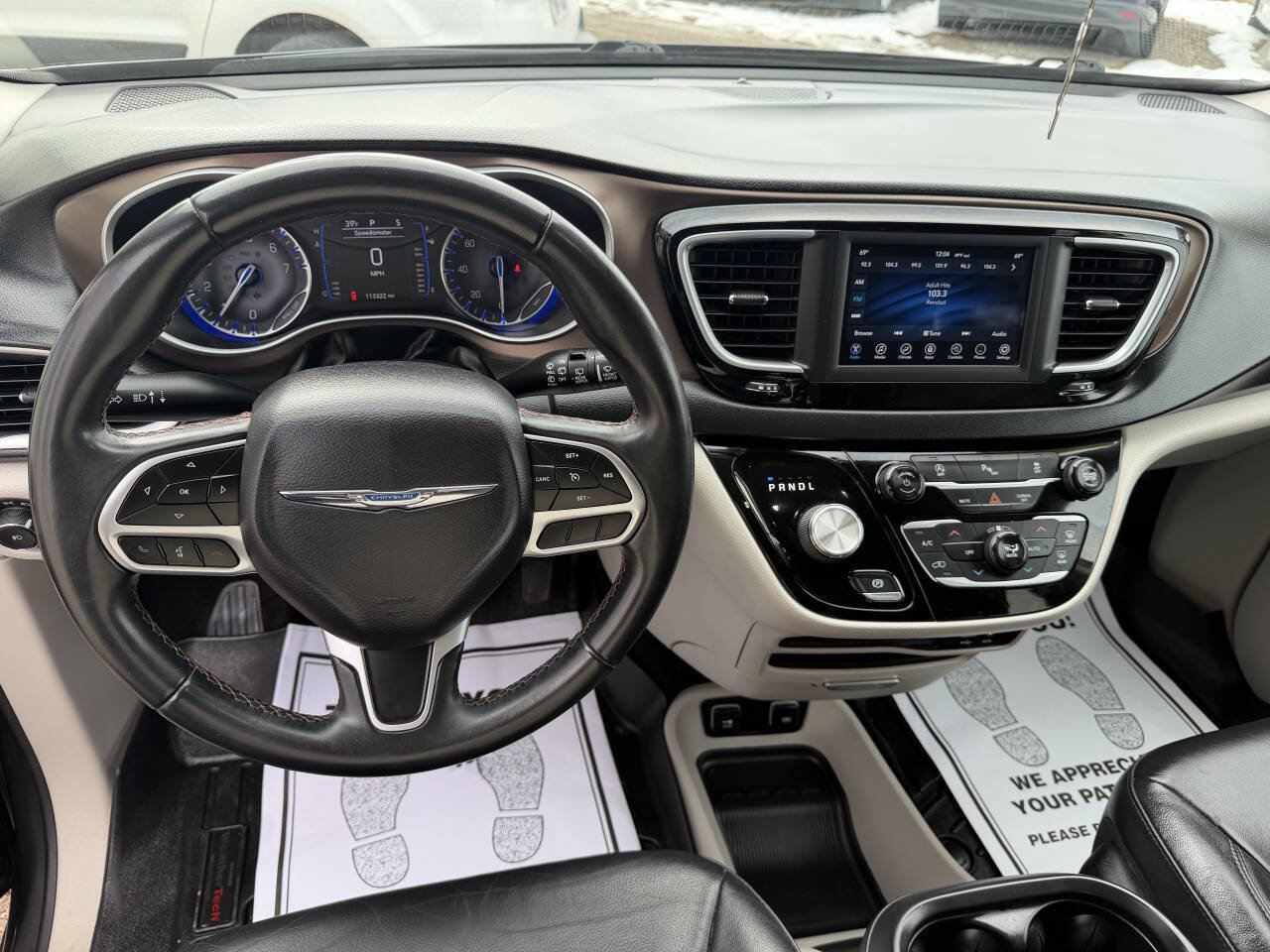 Used 2018 Chrysler Pacifica Touring-L image 11