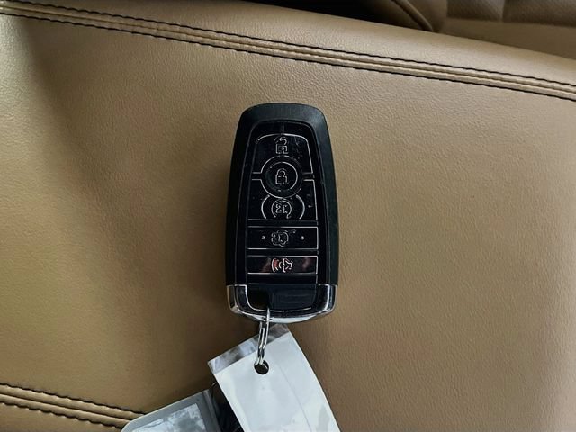 Used 2021 Lincoln Corsair Reserve FWD image 33