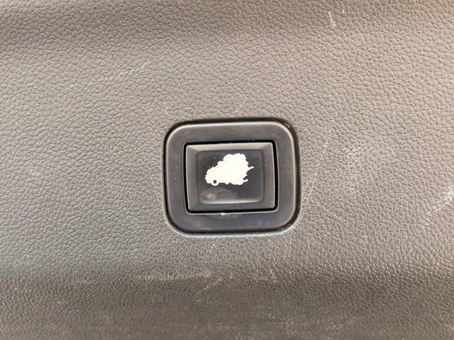 Used 2022 Cadillac Escalade ESV Premium Luxury w/ LPO, Floor Liner Package AWD/4WD image 15