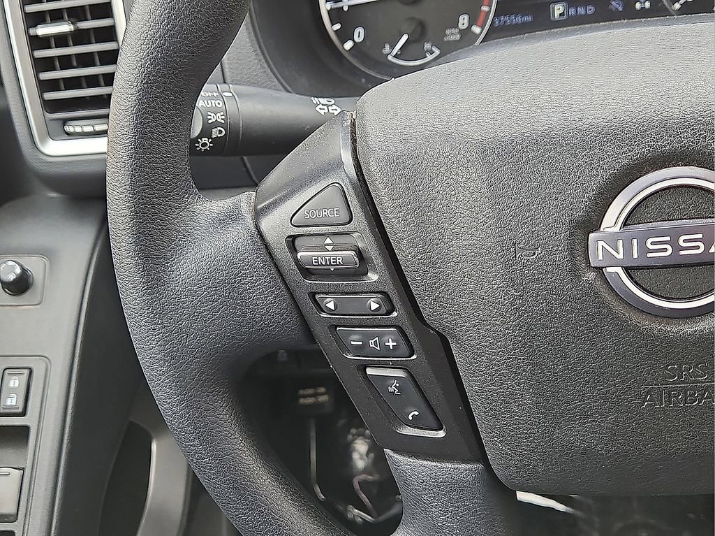 Used 2024 Nissan Frontier SV image 18