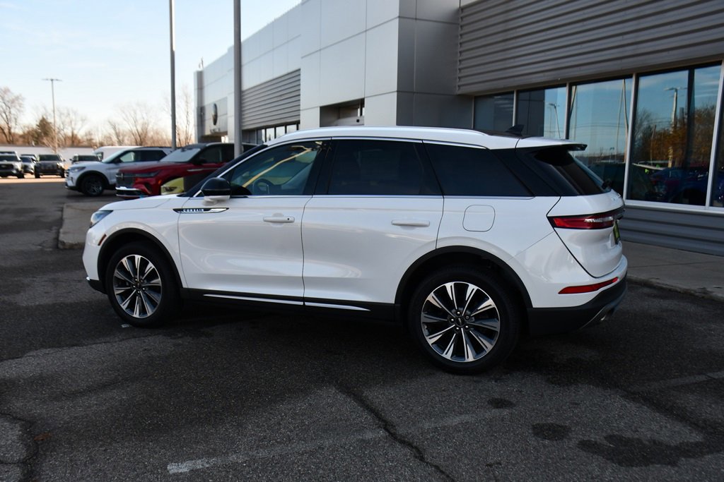 Used 2022 Lincoln Corsair Reserve w/ Elements Package image 3