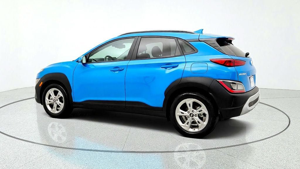 Used 2023 Hyundai Kona SEL w/ Winter Weather Package FWD image 7