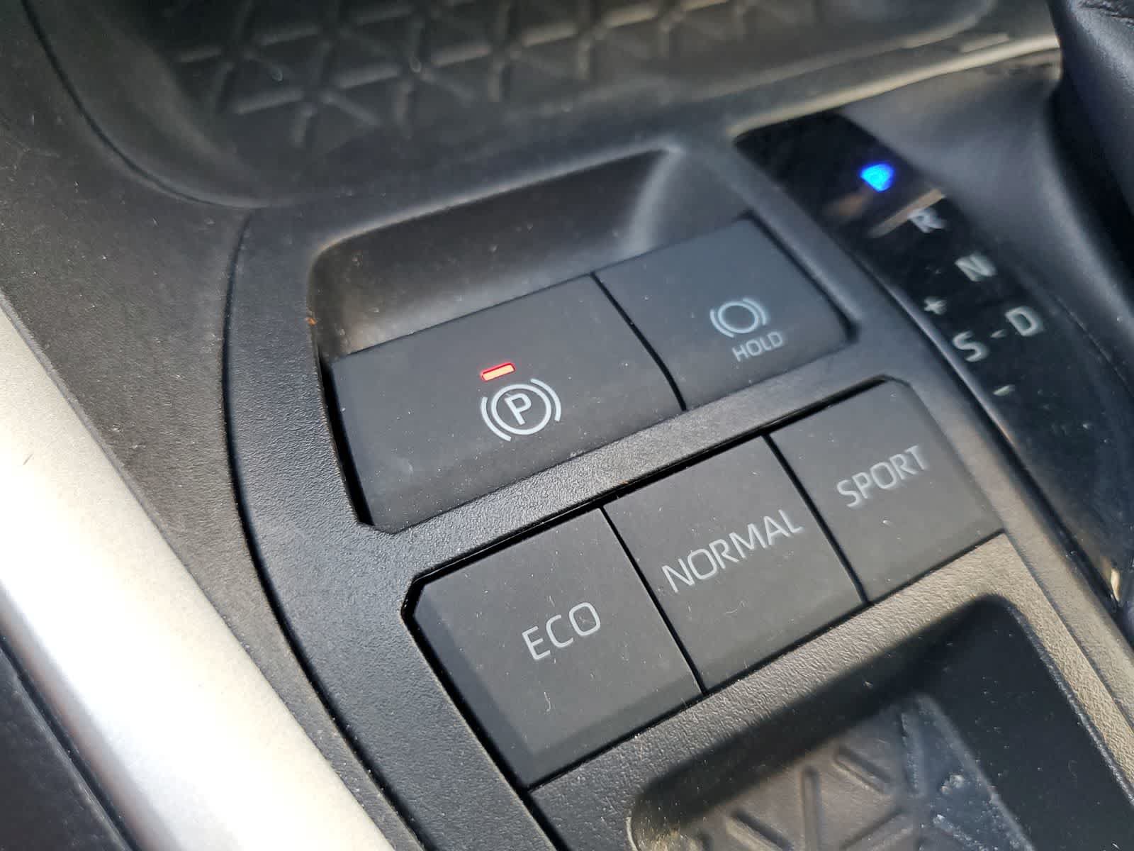 Used 2025 Toyota RAV4 XLE FWD image 17