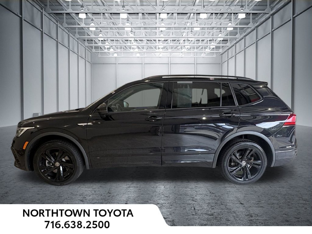 Used 2024 Volkswagen Tiguan SE R-Line AWD/4WD image 2