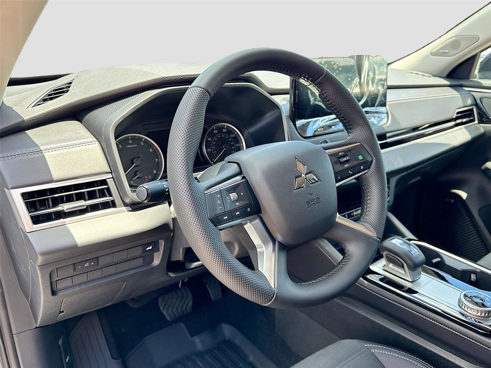 New 2025 Mitsubishi Outlander Trail Edition image 9