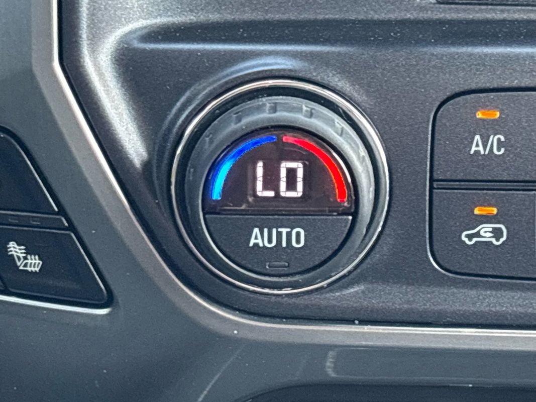 Used 2016 Chevrolet Silverado 2500 LTZ image 37