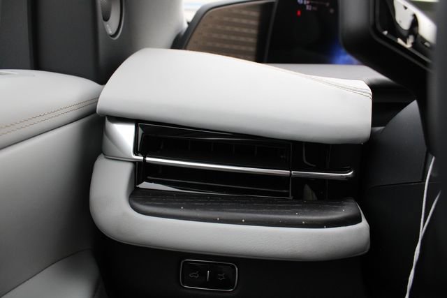 New 2026 Lincoln Navigator L Black Label AWD/4WD image 37