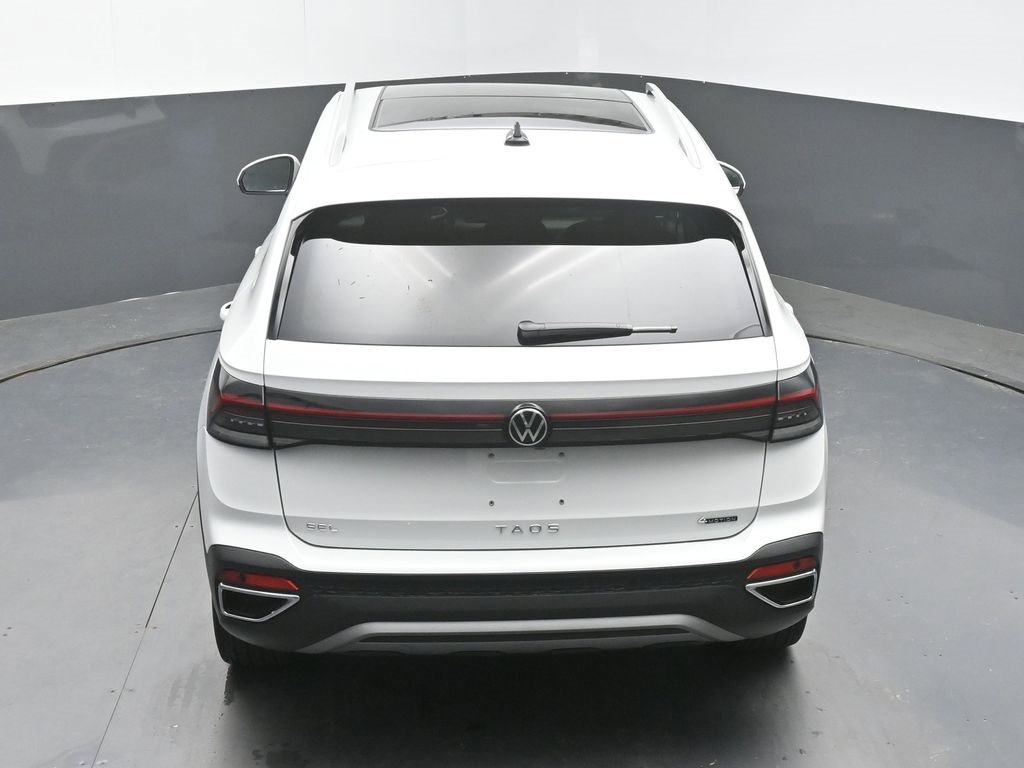 Used 2025 Volkswagen Taos SEL image 46