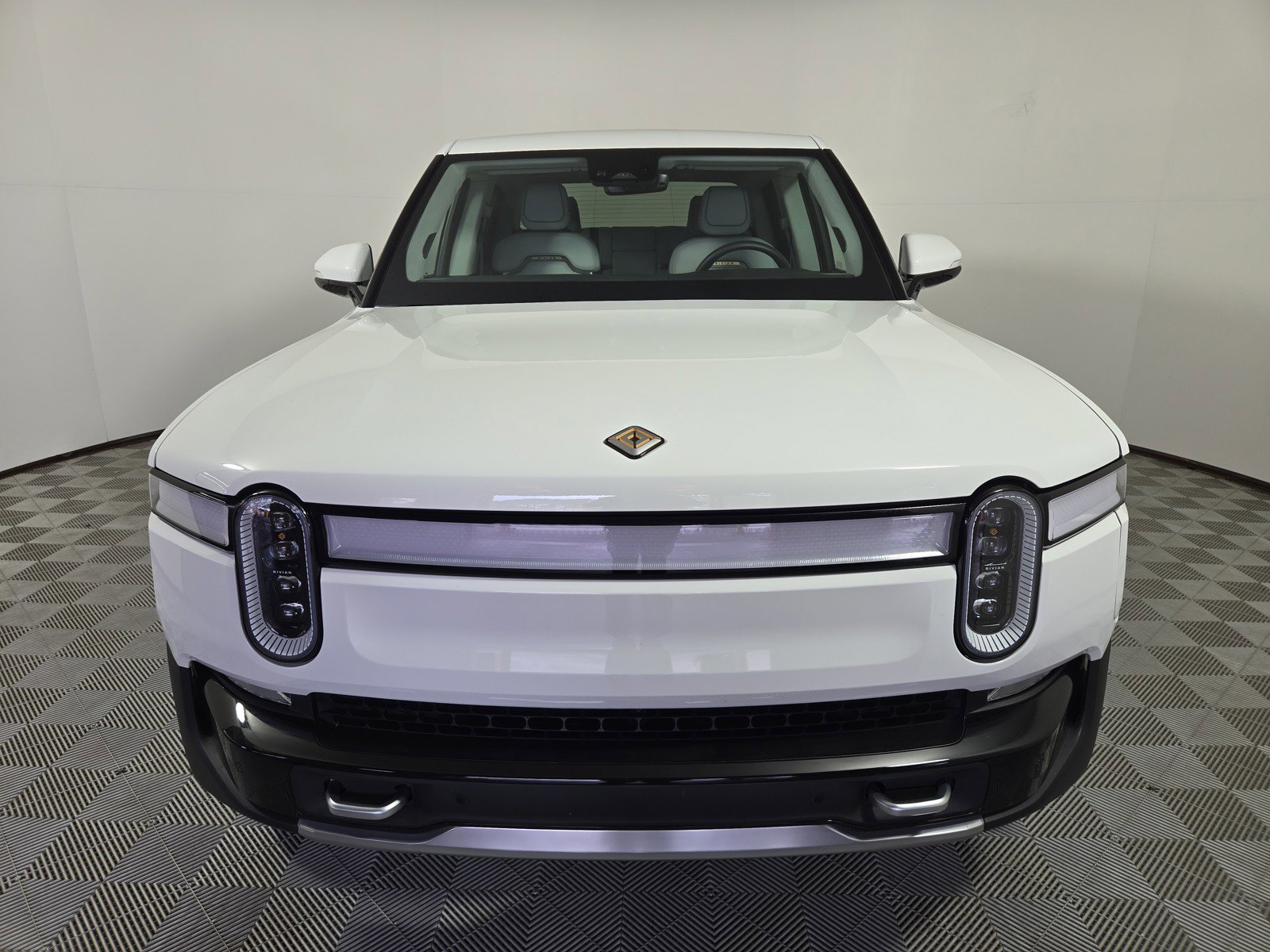 Used 2022 Rivian R1T Adventure image 8