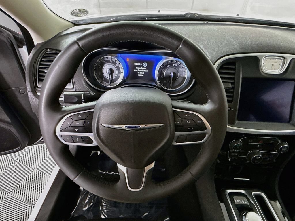 Used 2023 Chrysler 300 Touring w/ Sport Appearance Package RWD image 19