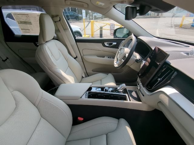 New 2026 Volvo XC60 B5 Ultra w/ Protection Package Premier AWD/4WD image 11