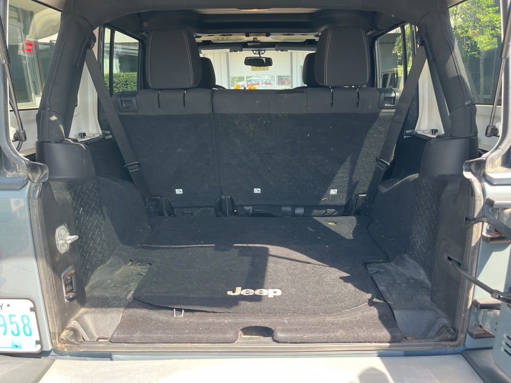 Used 2015 Jeep Wrangler Unlimited Sahara w/ Connectivity Group image 20