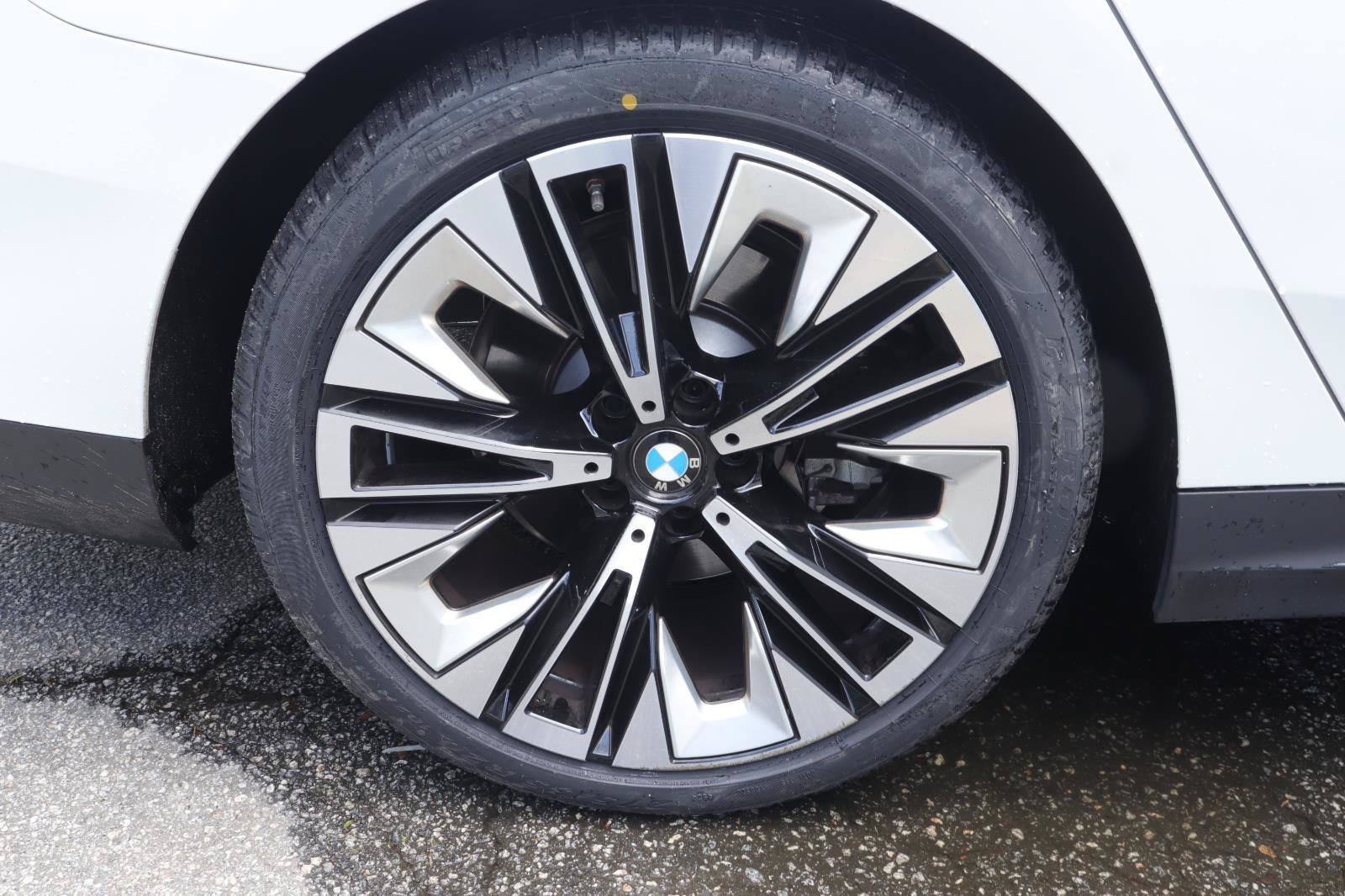 Used 2026 BMW 530i RWD image 42