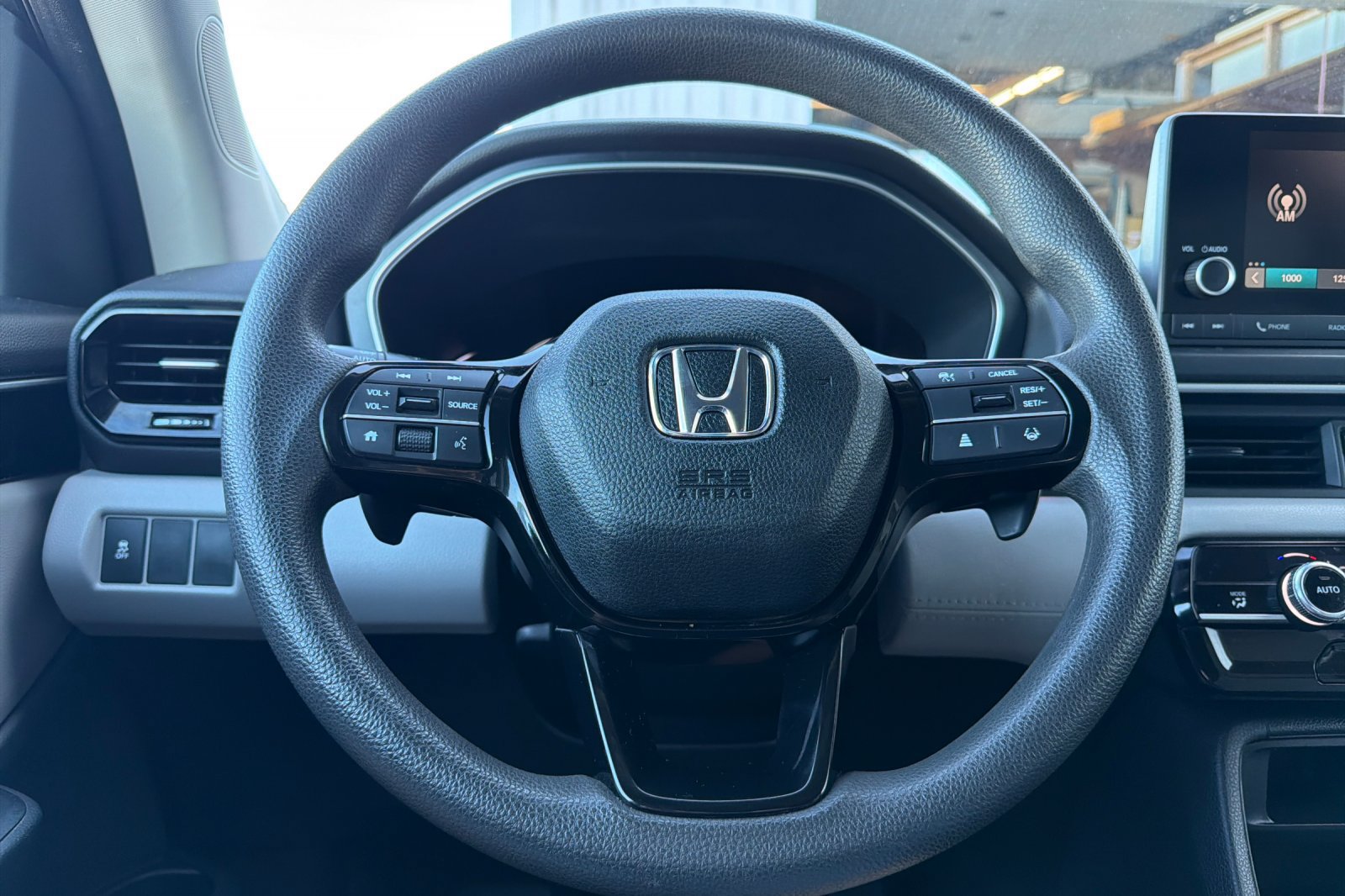 Used 2023 Honda Pilot LX image 23