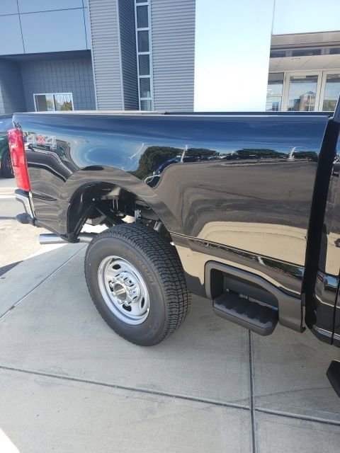 New 2026 Ford F250 XL w/ XL Chrome Package image 12