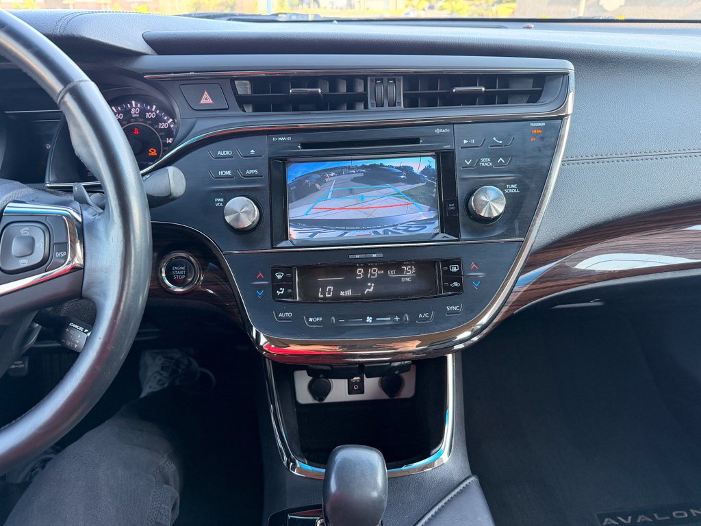 Used 2015 Toyota Avalon XLE Touring FWD image 4