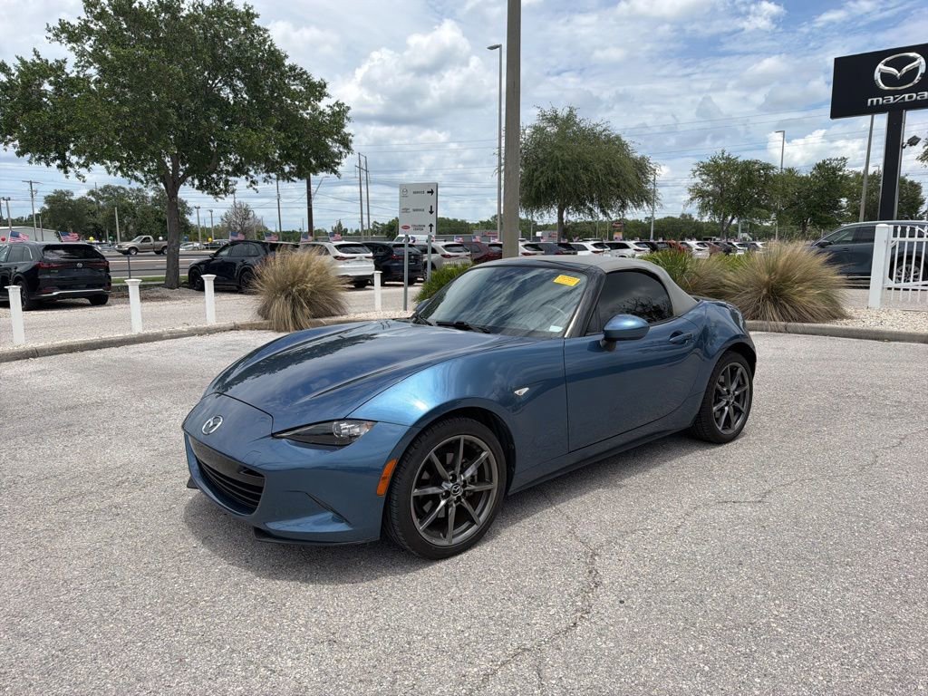 Used 2020 MAZDA MX-5 Miata Grand Touring RWD video 1