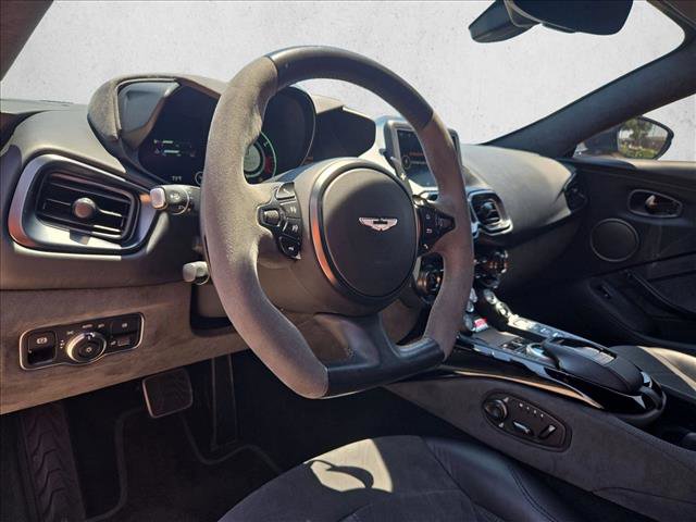 Used 2022 Aston Martin V8 Vantage Roadster RWD image 9