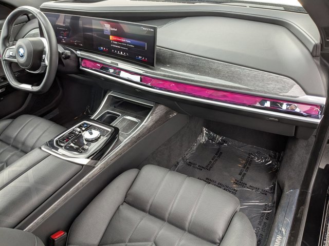 Used 2025 BMW i7 eDrive50 w/ Premium Package image 22