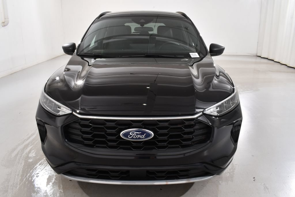 Used 2024 Ford Escape ST-Line w/ Tech Pack #1 AWD/4WD image 3