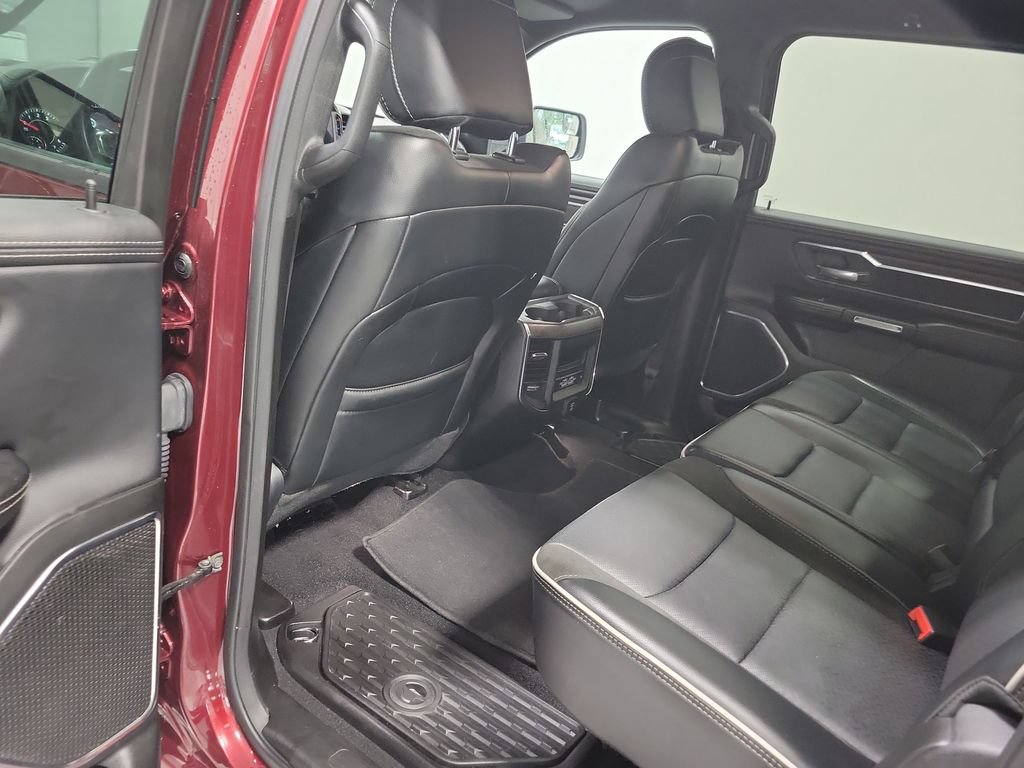 Used 2025 RAM 1500 Laramie AWD/4WD image 32