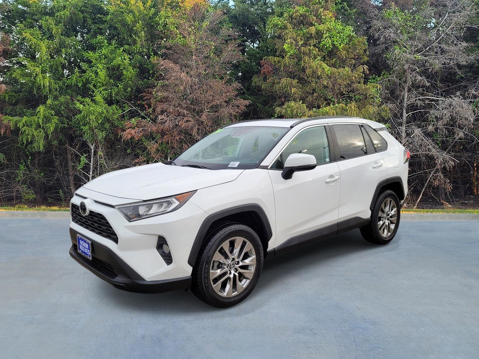 Used 2019 Toyota RAV4 XLE Premium image 1
