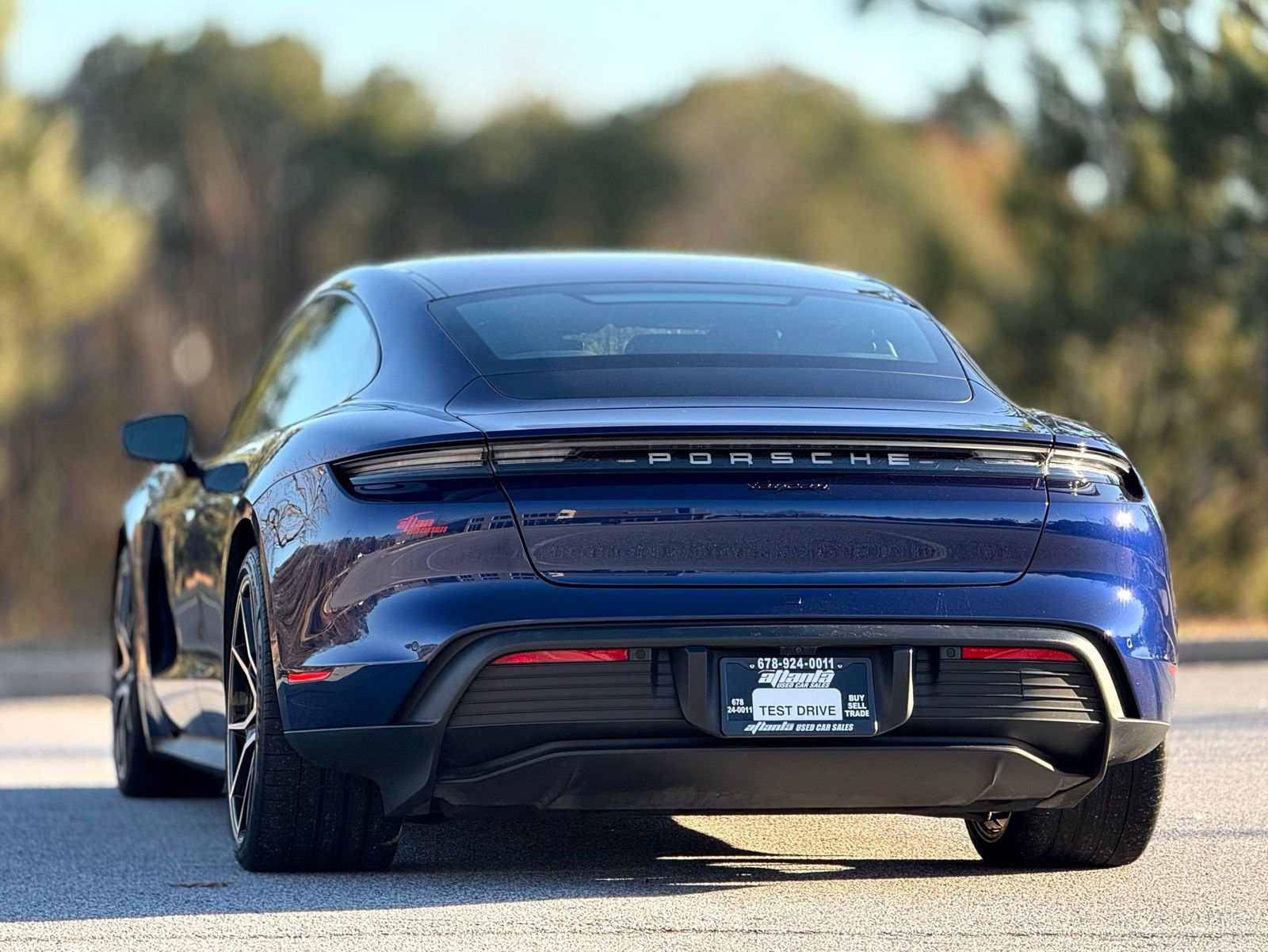 Used 2022 Porsche Taycan Base image 4