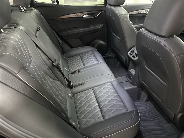 Used 2023 Buick Envision Avenir image 16