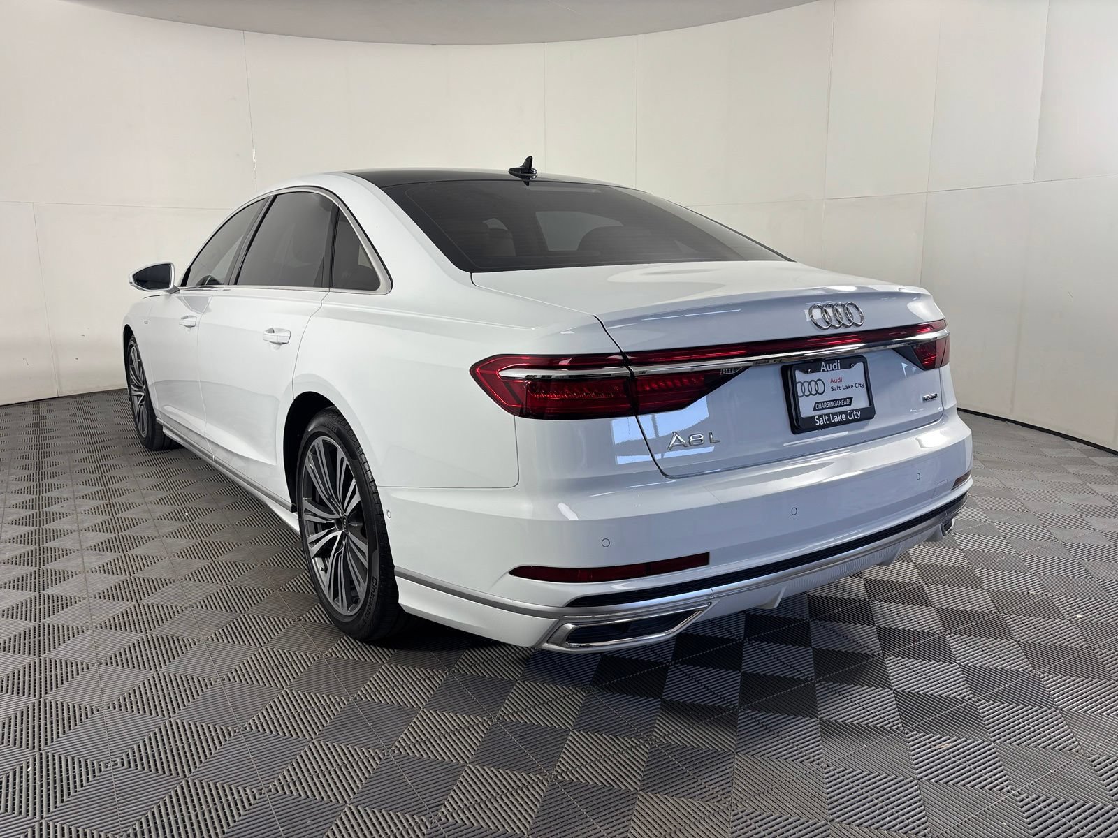 Used 2021 Audi A8 L 4.0T AWD/4WD image 5