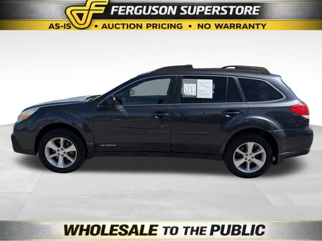 Used 2013 Subaru Outback 3.6R Limited w/ Moonroof Pkg AWD/4WD image 4