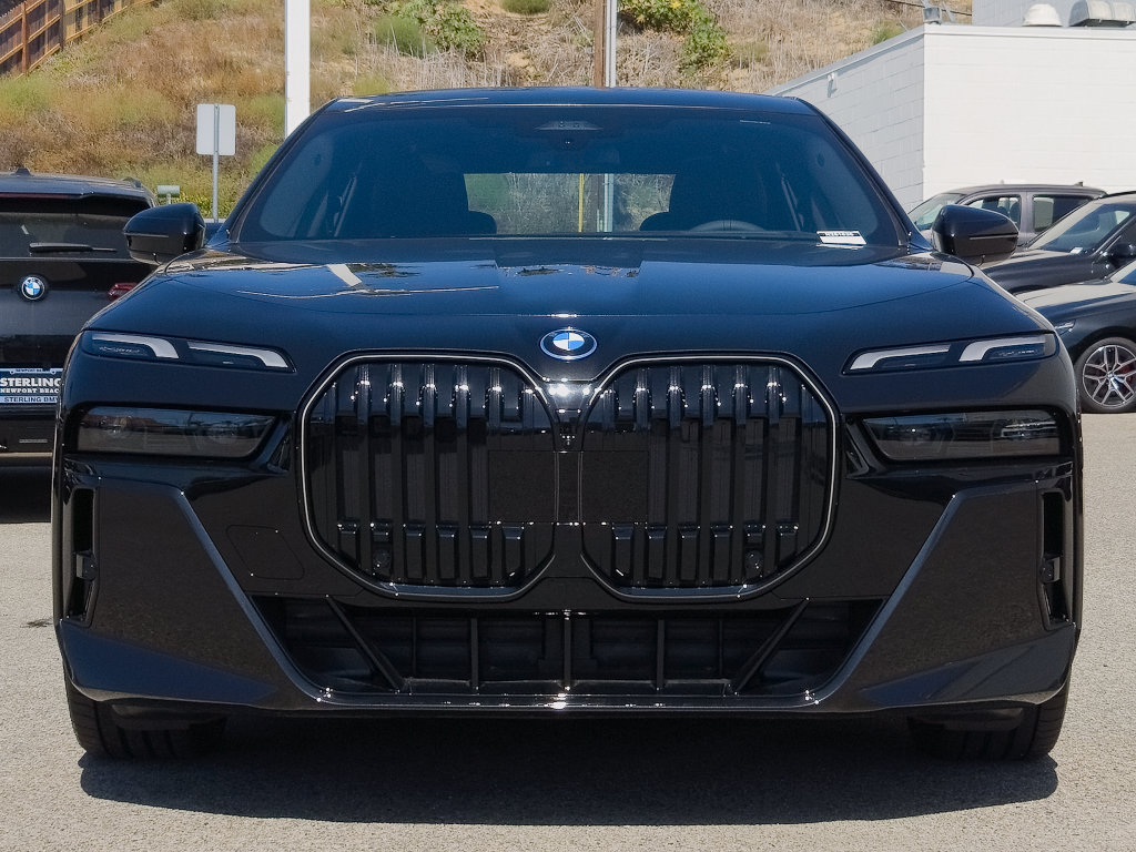 New 2026 BMW 750e xDrive w/ Premium Package AWD/4WD image 2