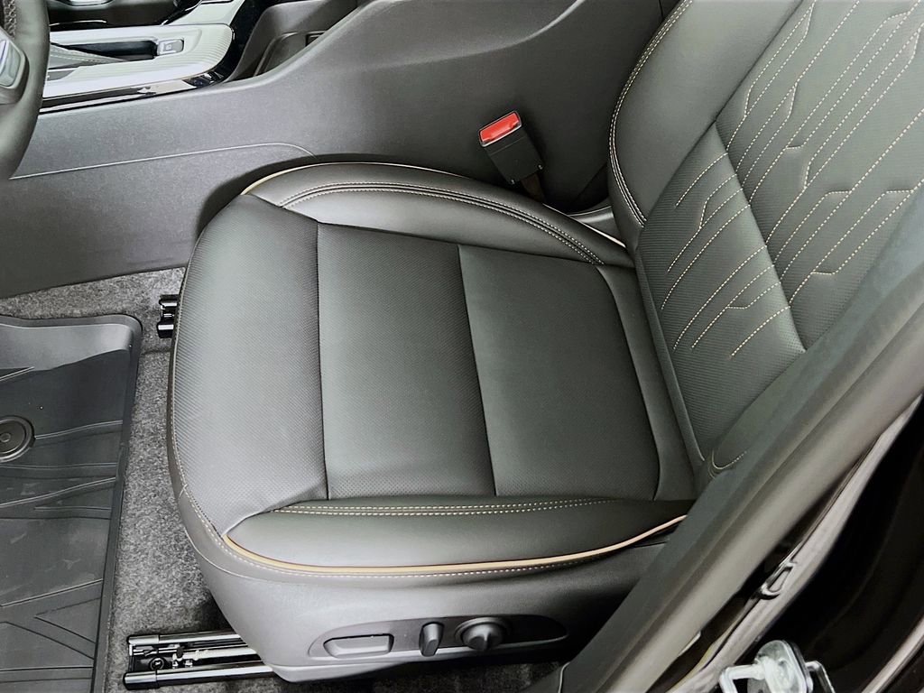 New 2025 Buick Envista Avenir image 17