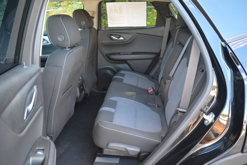 Used 2025 Chevrolet Blazer LT FWD image 21