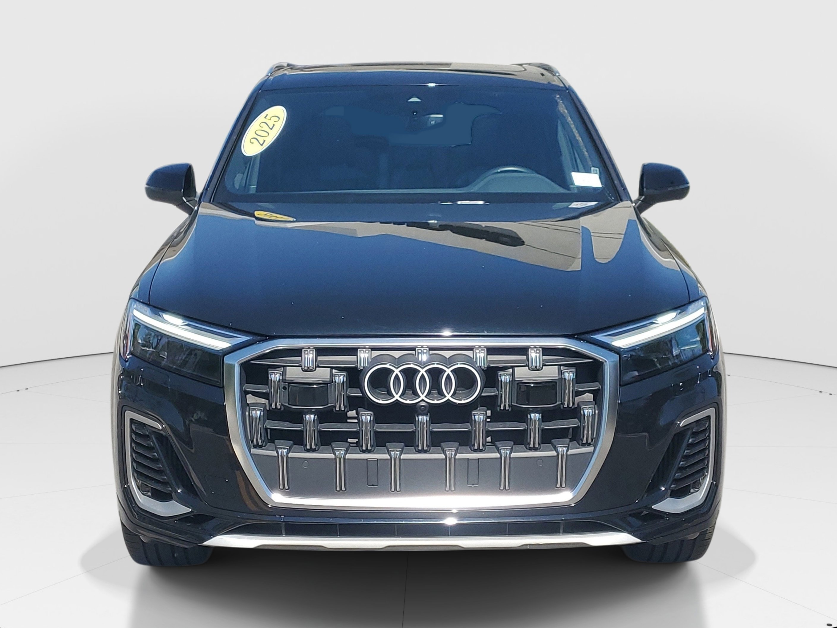 Used 2025 Audi Q7 3.0T Premium Plus AWD/4WD image 2