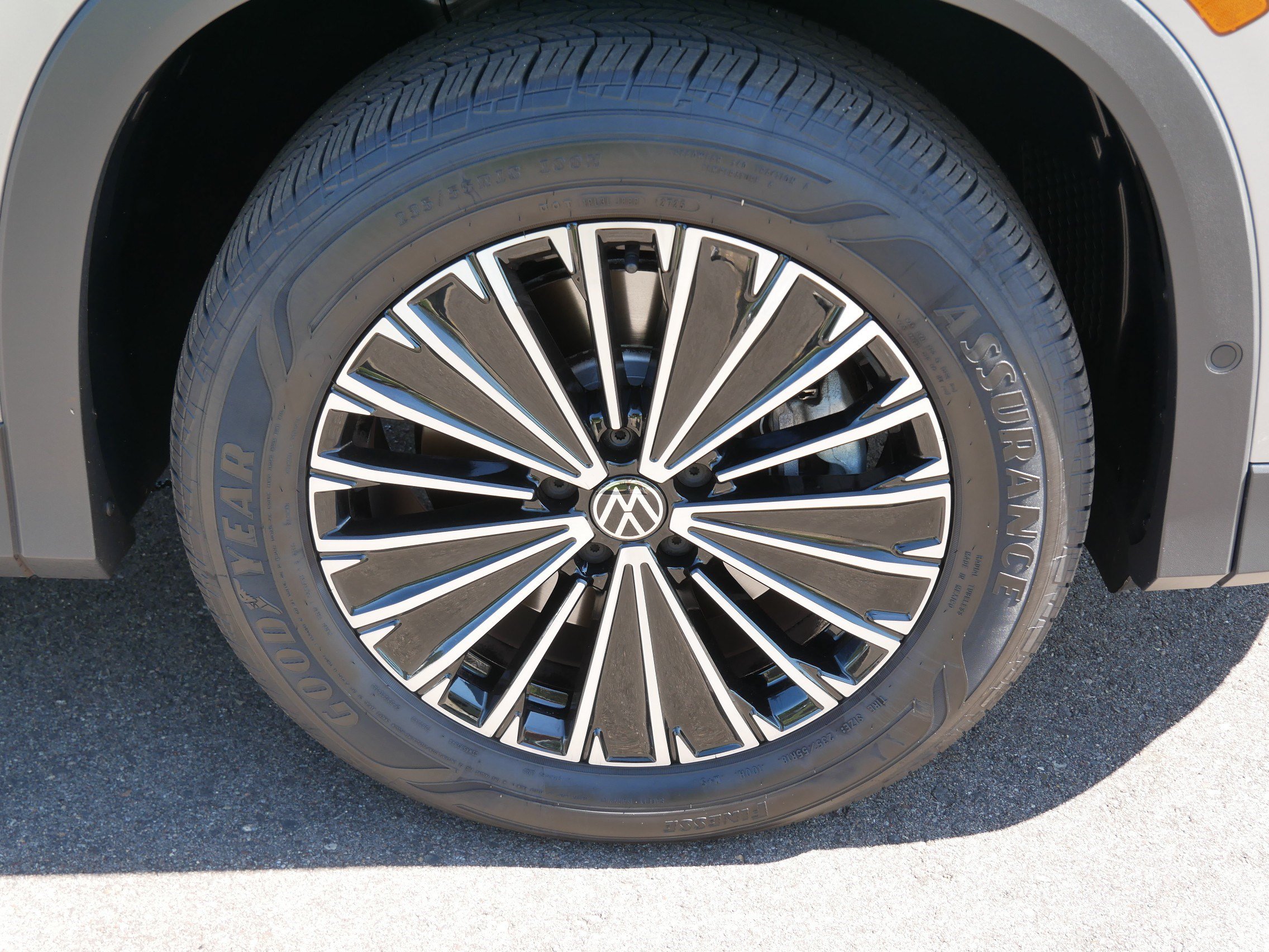 Certified 2026 Volkswagen Tiguan S AWD/4WD image 15