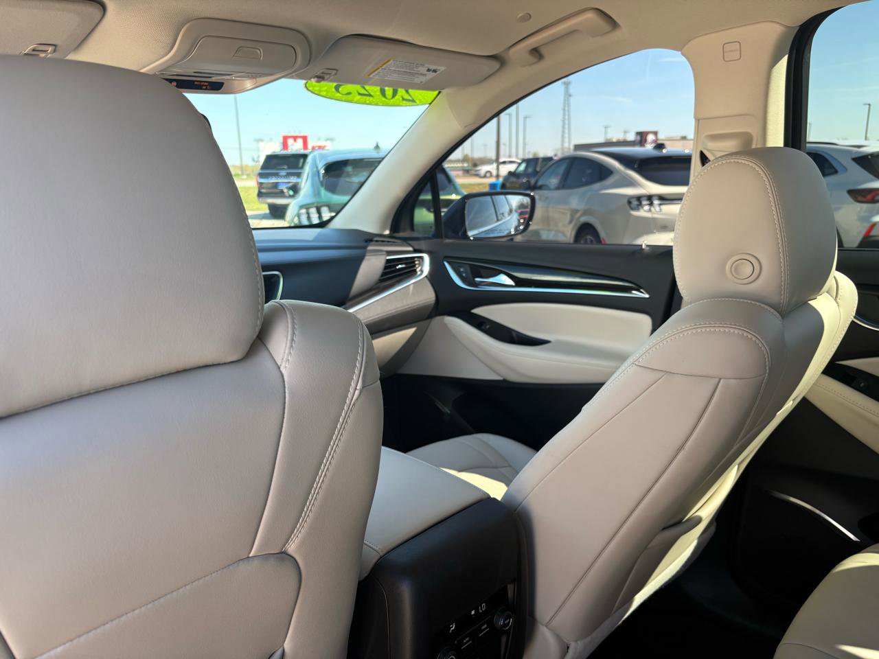 Used 2023 Buick Enclave Essence image 30