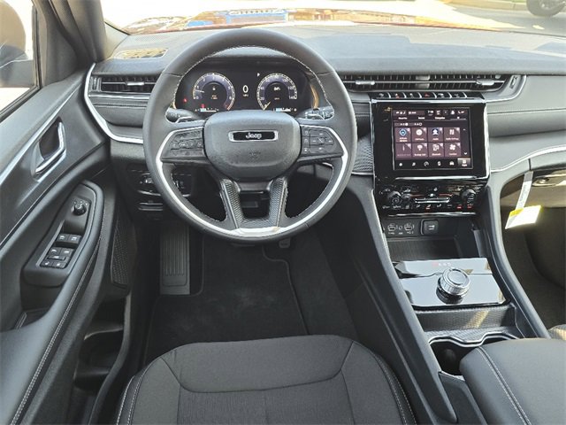 New 2025 Jeep Grand Cherokee Laredo X w/ Luxury Tech Group I image 6