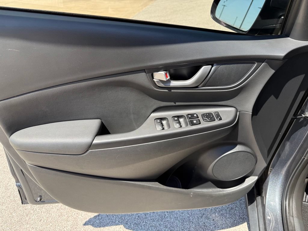 Used 2018 Hyundai Kona Limited FWD image 11