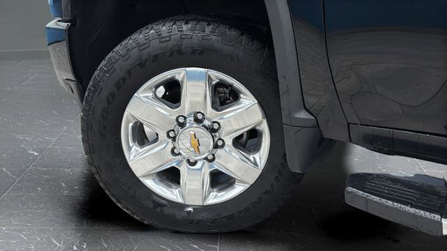 Used 2021 Chevrolet Silverado 2500 LTZ w/ Z71 Chrome Sport Edition AWD/4WD image 38