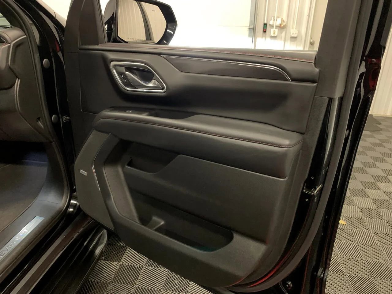 Used 2022 Chevrolet Tahoe RST w/ Luxury Package image 47