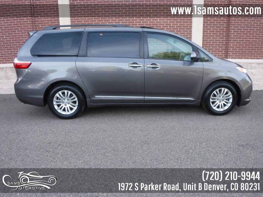 Used 2017 Toyota Sienna XLE Premium image 24