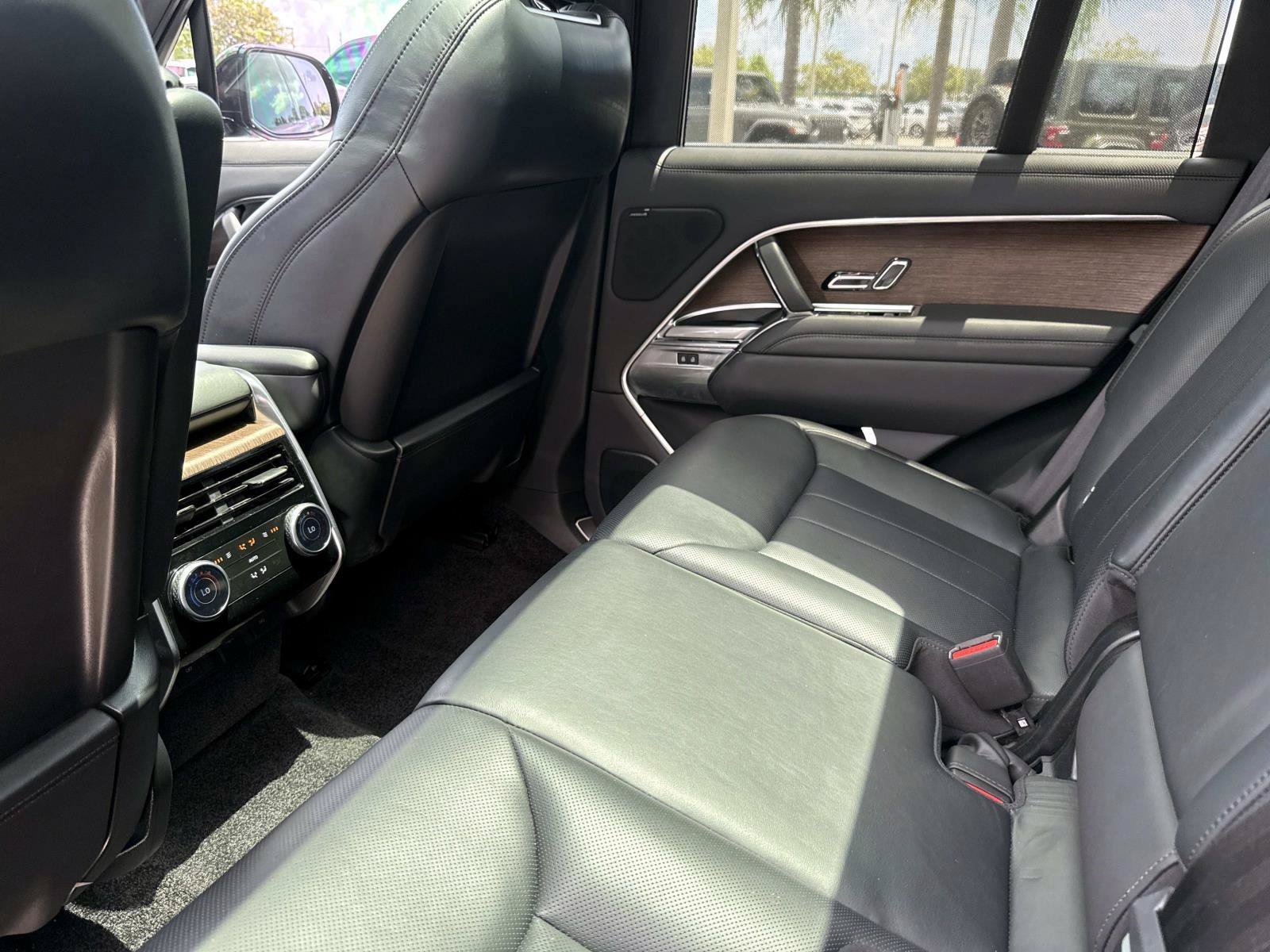 Used 2023 Land Rover Range Rover SE AWD/4WD image 15
