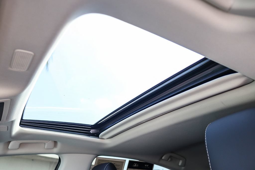 Used 2025 Lexus ES 300h w/ Premium Package FWD image 25