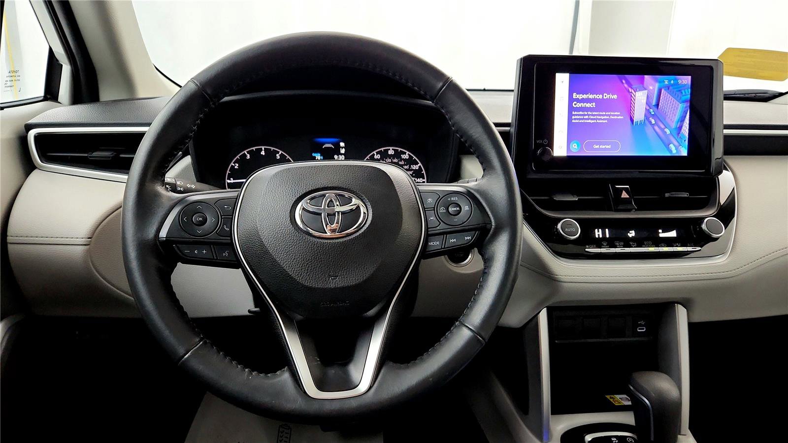 Certified 2023 Toyota Corolla Cross LE image 40