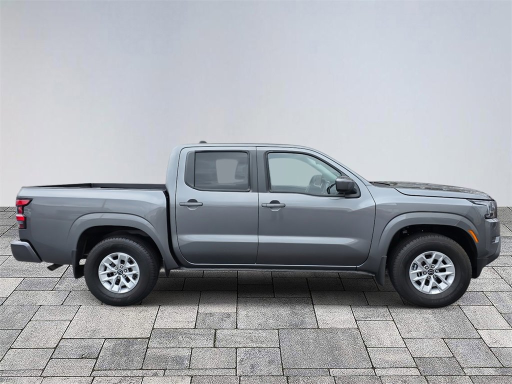 Used 2024 Nissan Frontier SV image 8