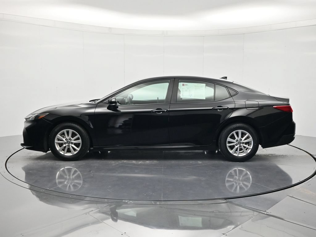 Used 2025 Toyota Camry LE FWD image 8