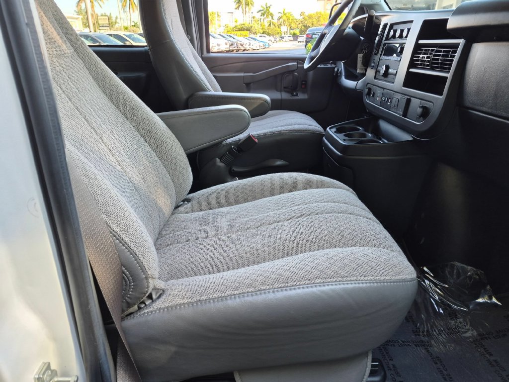 Used 2025 GMC Savana 3500 LT w/ LT Preferred Equipment Group RWD image 25