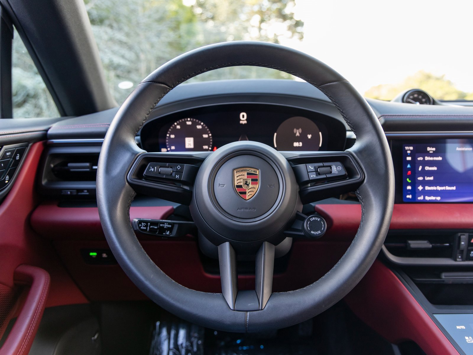 Certified 2024 Porsche Macan 4 Electric image 28