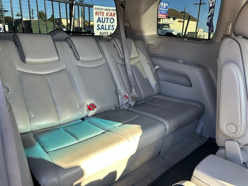 Used 2012 Nissan Quest LE FWD image 32